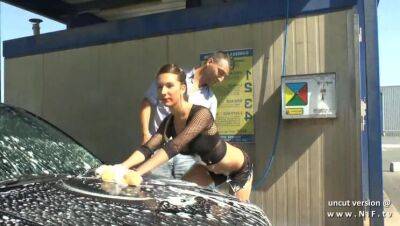 Pretty young amateur french babe hard sodomized in a public carwash - veryfreeporn.com - France