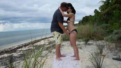 Couple Being Steamy On The Beach - upornia.com