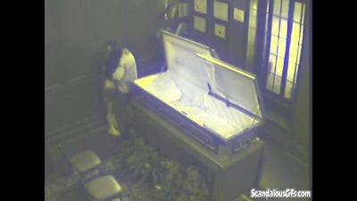 Couple Blowjob Fucking in Coffin - hotmovs.com