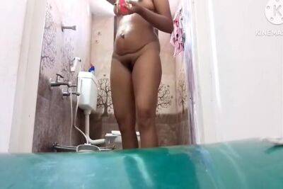 Swetha Tamil Wife Bathing Homemade Video - hclips.com - India