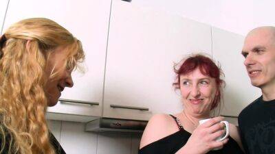 German mature couple Casting threesome FFM in kitchen - drtuber.com - Germany