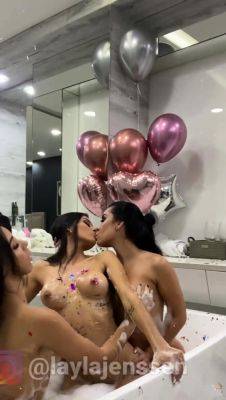 StripCamFun Amateur Webcam Dritt Free Threesome Porn - drtuber.com