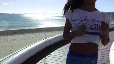 Beach Run with Apolonia: Amateur Solo Female Performance - porntry.com