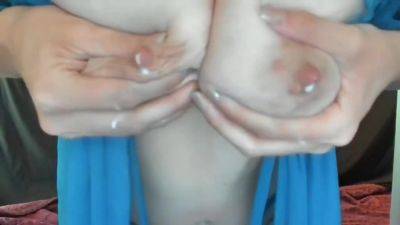 Loving On Mommys Tits - Homemade - upornia.com