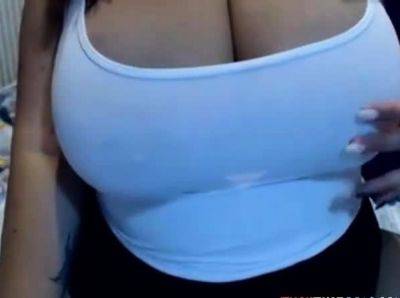 Big-Titted Romanian BBW Plays on Webcam - drtuber.com - Romania