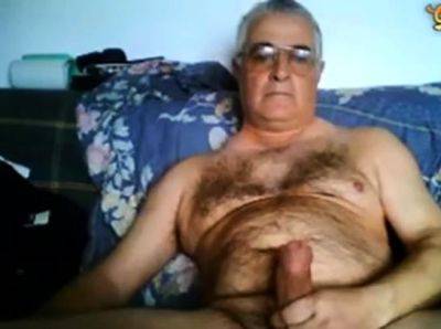 Amateur Hot Hairy Daddy - drtuber.com