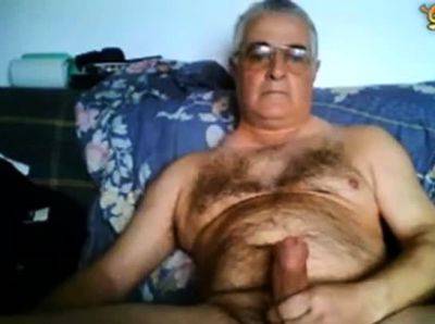 Amateur Hot Hairy Daddy - drtuber.com